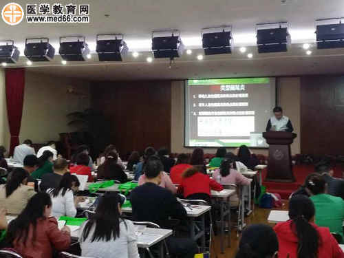 湯以恒老師針對消化系統(tǒng)中的知識進(jìn)行講解