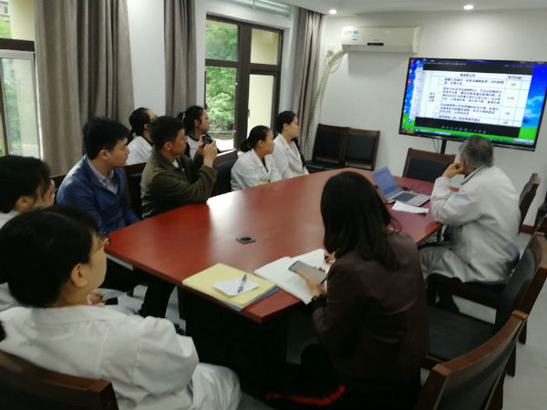 重慶市腫瘤醫(yī)院2019年住培結(jié)業(yè)學(xué)員交流暨工作布置會順利舉行