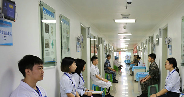重慶3600余名住院醫(yī)師、護(hù)士參加臨床實踐能力結(jié)業(yè)考核