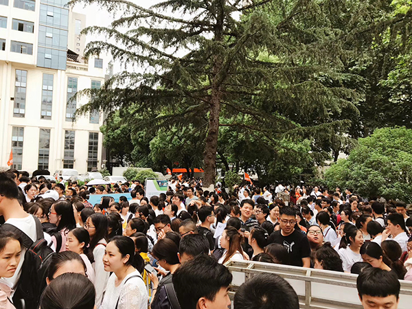 2019年貴州省第一批住培（口腔專(zhuān)業(yè)）臨床實(shí)踐技能考核在貴州醫(yī)科大學(xué)口腔醫(yī)學(xué)院舉辦