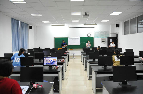 重慶市2019年住培結(jié)業(yè)考核重慶醫(yī)科大學(xué)臨床技能實驗教學(xué)中心考點考核工作順利完成