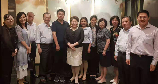 國家中醫(yī)藥管理局中醫(yī)師資格認證中心考試顧問團應邀出訪新加坡