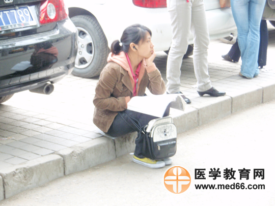 初級(jí)護(hù)士/初級(jí)護(hù)師/中級(jí)主管護(hù)師考試