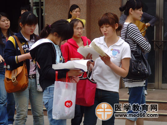 初級護(hù)士/初級護(hù)師/中級主管護(hù)師考試