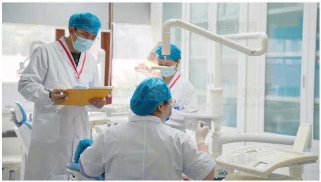 2023年國家醫(yī)師資格考試（口腔類別）實(shí)踐技能考試益陽醫(yī)?；亻_考